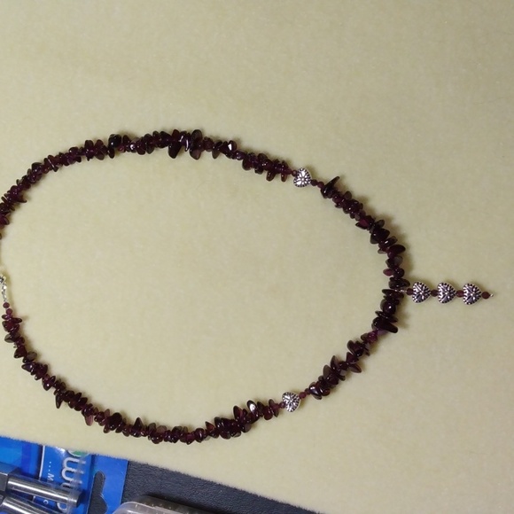 JANUARY BIRTHSTONE Hand crafted Rhodolite Garnet Chip bead necklace - Picture 7 of 7